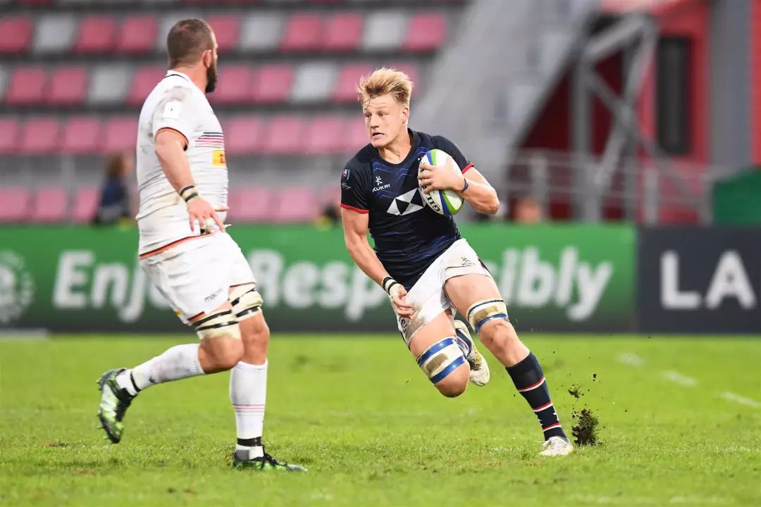 橄榄球赛后采访曝光，内幕引发热议的简单介绍