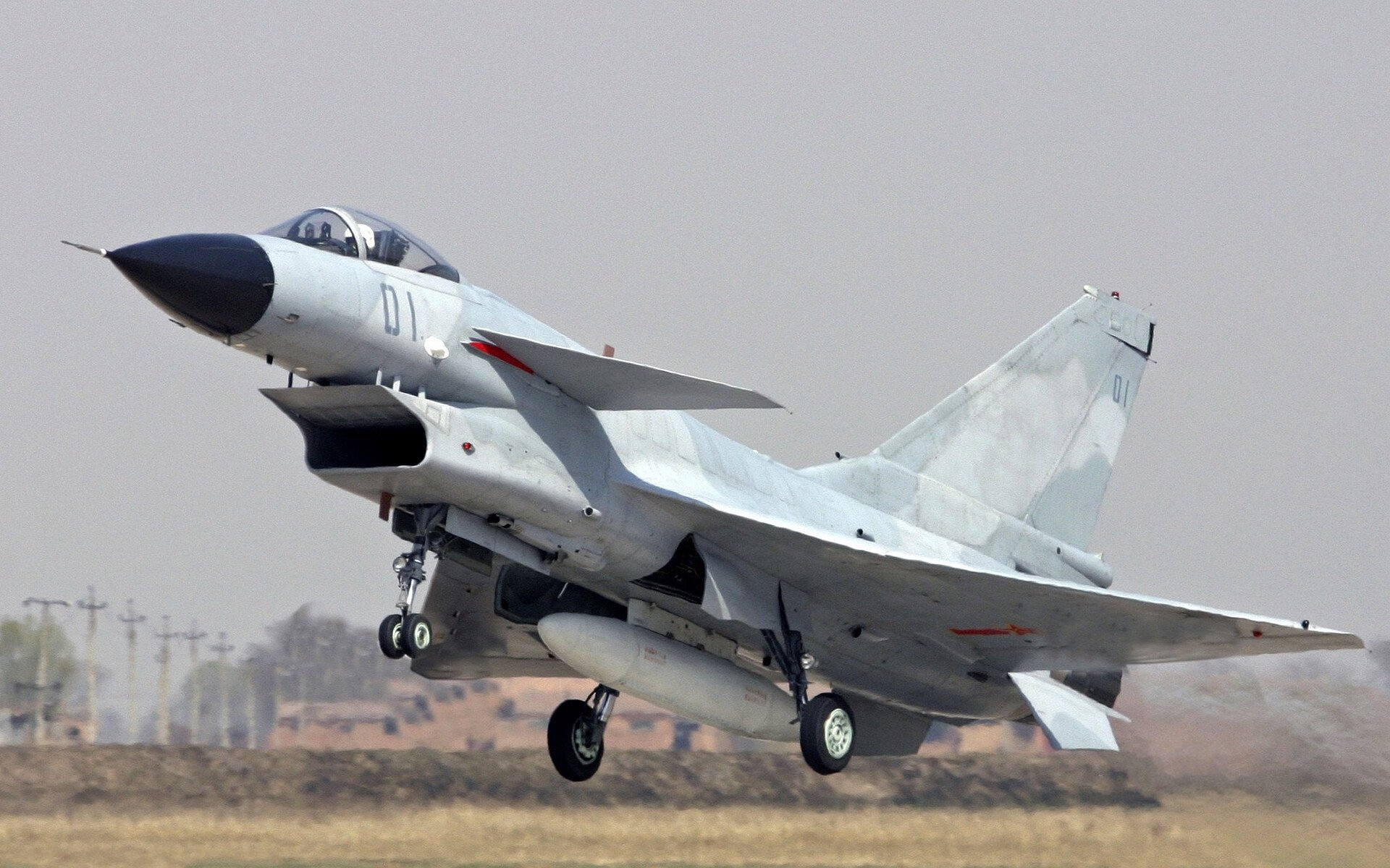 极速与坚守，当F1的银箭划破黑夜，奥纳纳用扑救定义控制力