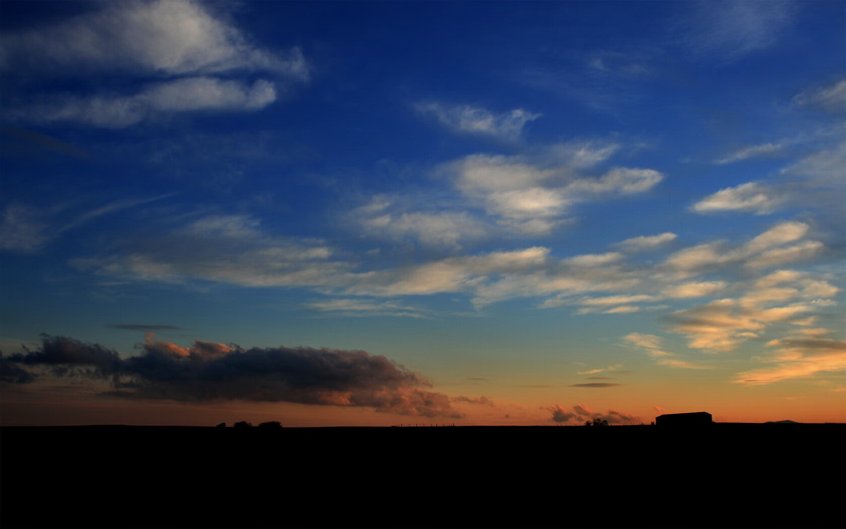 双线交织,AC米兰铁蹄踏碎伊斯坦布尔之夜,卢卡库2026铁塔之影已笼罩世界之巅