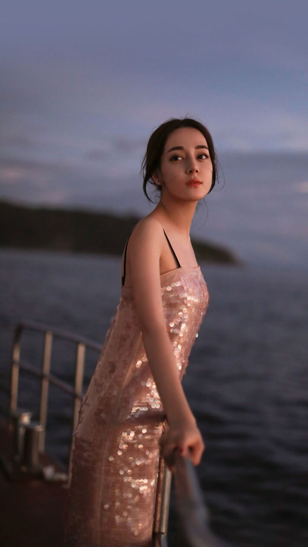 NBA与CBA的梦幻交锋,老鹰队用连续得分风暴压制深圳