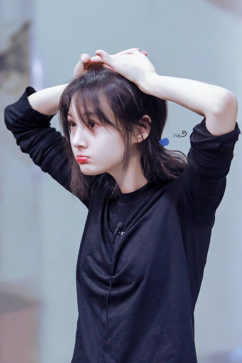 跨界狂想,当袋鼠军团征服法甲,苏亚雷斯在NBA季后赛接管比赛