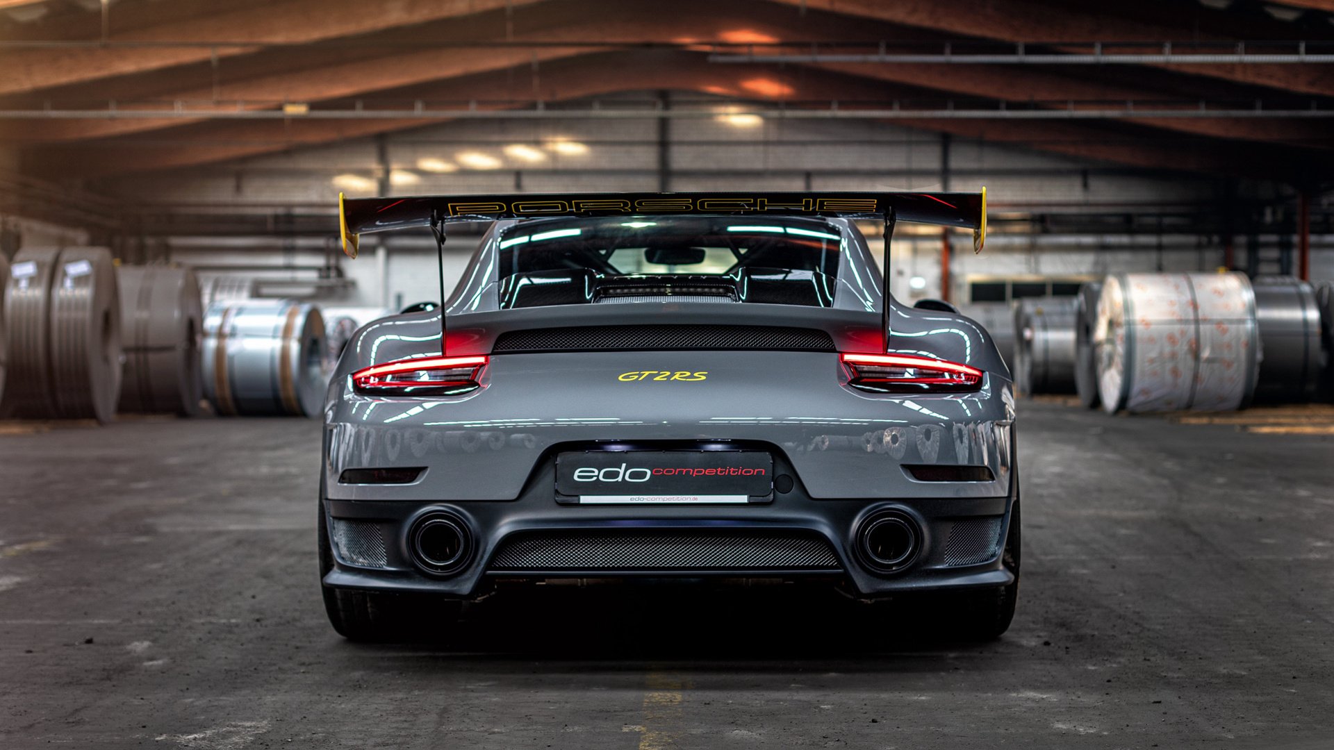 绿茵鹰击长空，欧冠淘汰赛上演老鹰全面压制湖人式战役