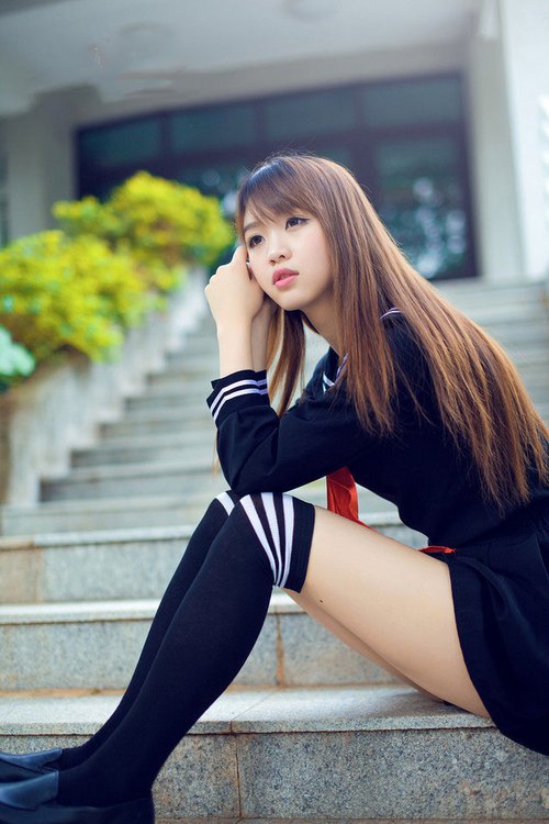 AC米兰友谊赛大胜玻利维亚劲旅，新星阿克独造三球高光闪耀